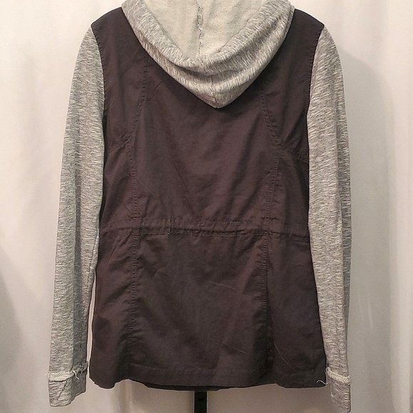 Utility Jacket - Picture 2 of 5